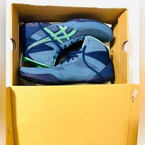 ASICS Men wrestling shoes 12.5